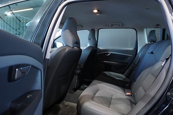 Volvo V70 8 of 14
