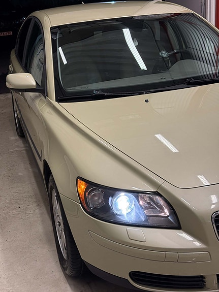 Volvo S40 3 of 13
