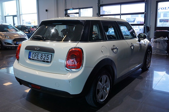 MINI One 7 of 16
