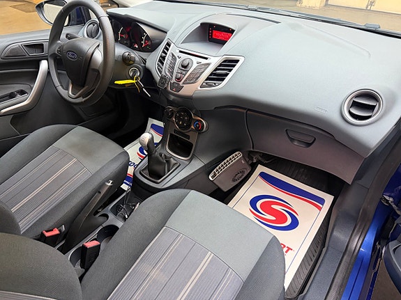 Ford Fiesta 11 of 15