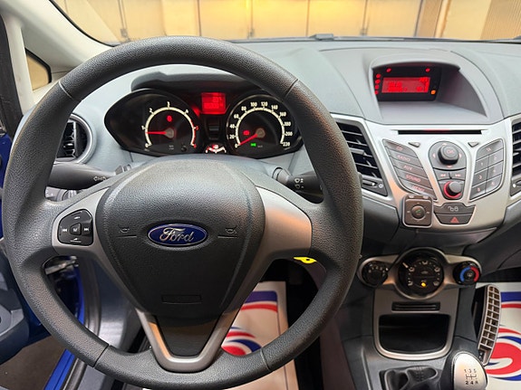 Ford Fiesta 13 of 15