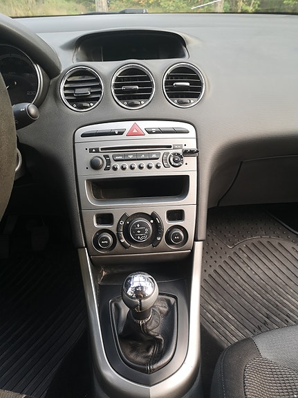 Peugeot 308 5 of 8