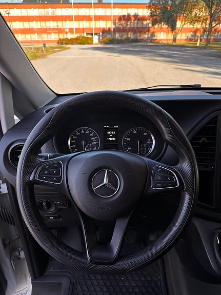 Mercedes-Benz Vito 109 6 of 9