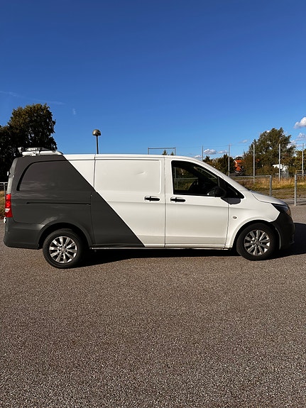 Mercedes-Benz Vito 109 2 of 9