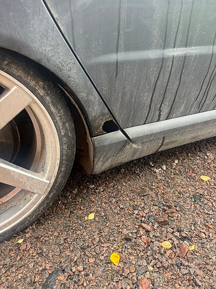 Volvo V70 3 of 5
