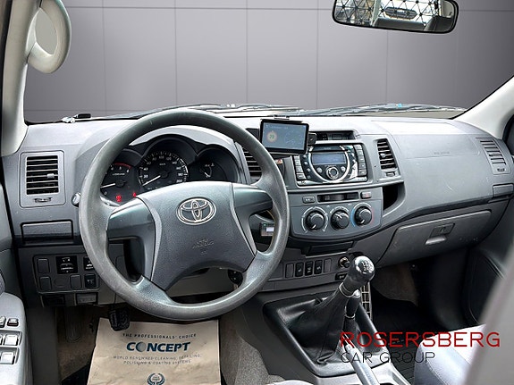 Toyota HiLux 9 of 11