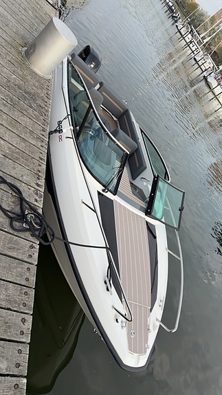 Påkostad Flipper 640 DC 150 HK Endast 180 timmar 80 km trailer 4 of 7