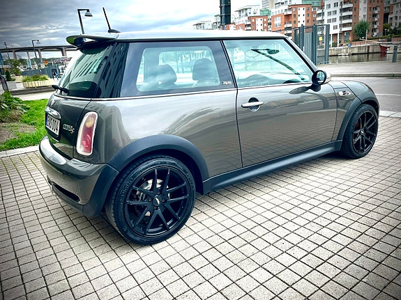 MINI Cooper S 3 of 8