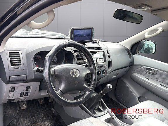 Toyota HiLux 10 of 14