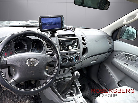 Toyota HiLux 9 of 14