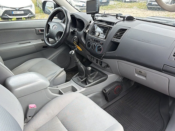 Toyota HiLux 13 of 14