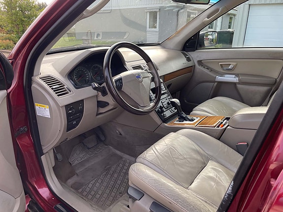Volvo XC90 5 of 7