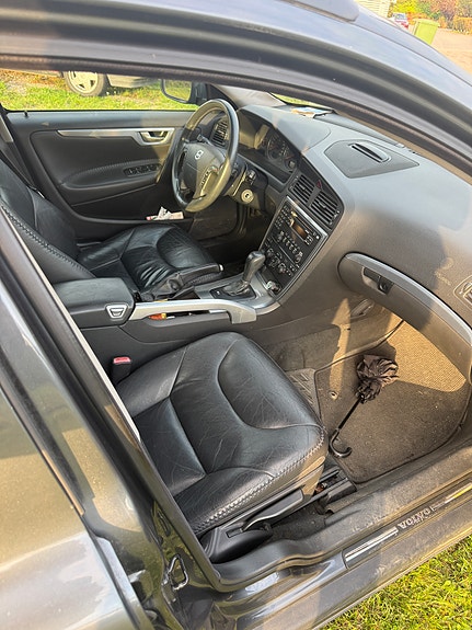 Volvo XC70 6 of 6