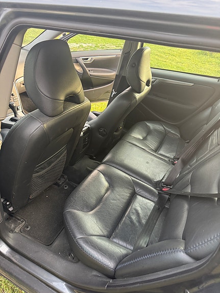 Volvo XC70 5 of 6