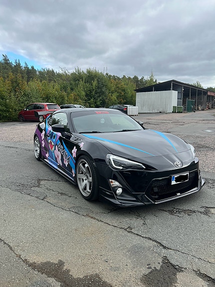 Toyota GT86 2 of 7