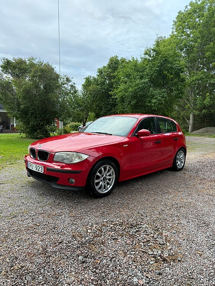 BMW 116i 2 of 11