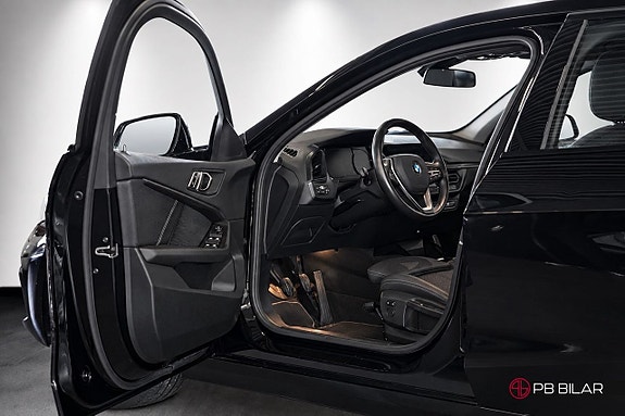 BMW 118i 8 of 19