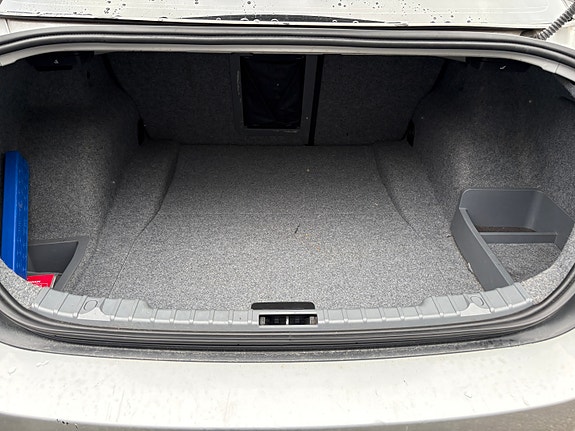 BMW 320i 15 of 19