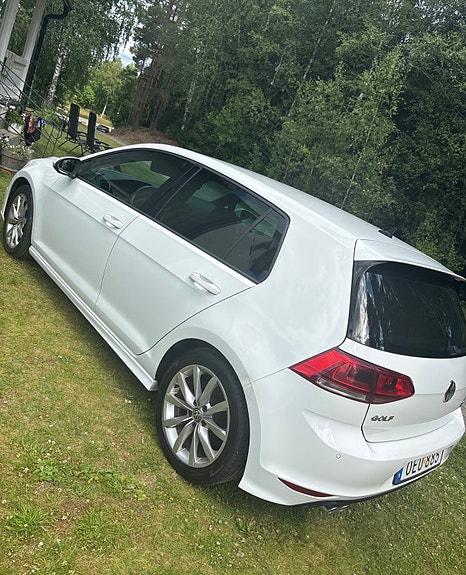 Volkswagen Golf VII 2 of 7