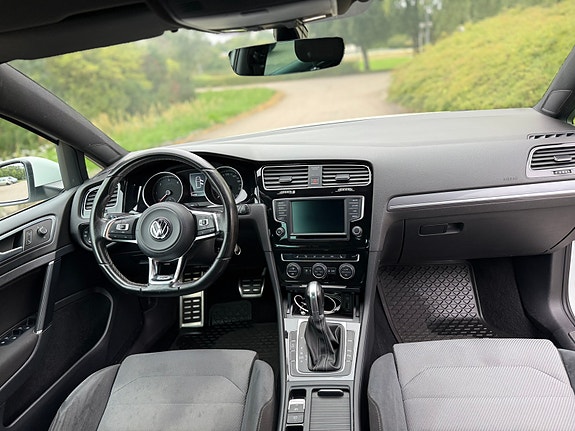 Volkswagen Golf VII 6 of 7