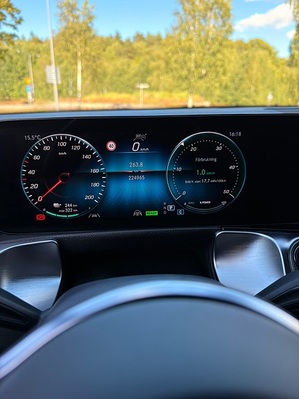 Mercedes-Benz EQB250+ 11 of 15