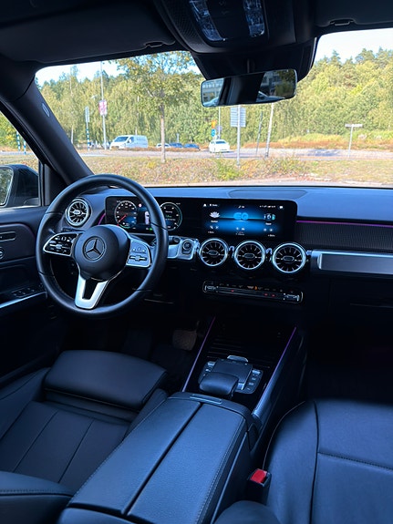 Mercedes-Benz EQB250+ 7 of 15