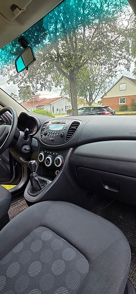 Hyundai i10 6 of 8