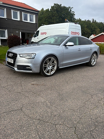 Audi A5 2 of 9