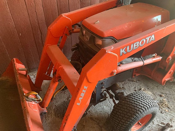 Minitraktor Kubota BX 2200 med Lastare/Vikplog/Sandspridare 4 of 12