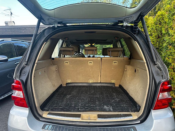 Mercedes-Benz ML420 10 of 11