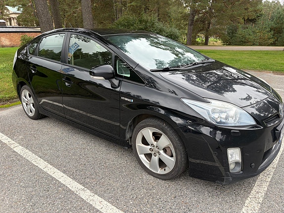 Toyota Prius 2 of 13