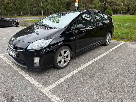 Toyota Prius 6 of 13