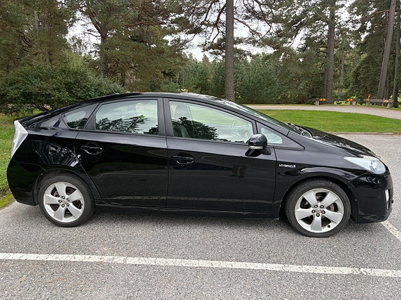 Toyota Prius 3 of 13