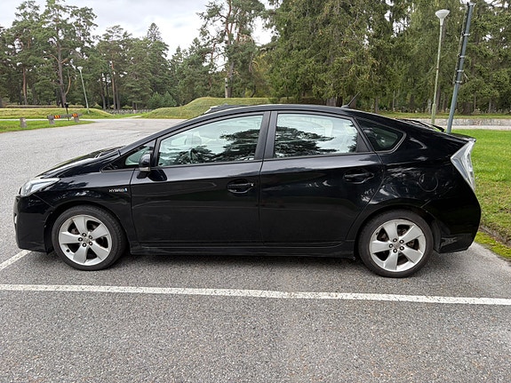 Toyota Prius 5 of 13