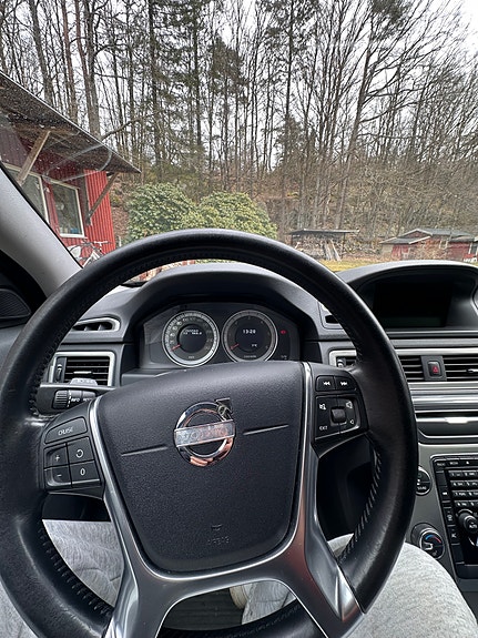 Volvo V70 6 of 8