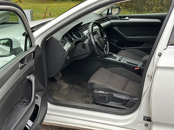 Volkswagen Passat 5 of 7