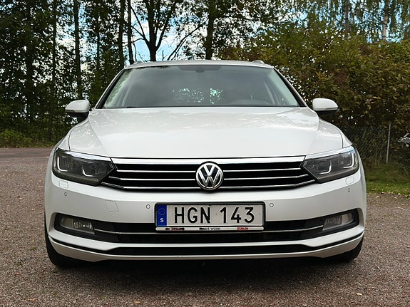 Volkswagen Passat 4 of 7