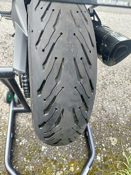 Kawasaki Ninja H2 SX 8 of 9