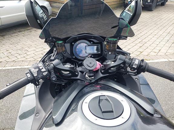 Kawasaki Ninja H2 SX 6 of 9