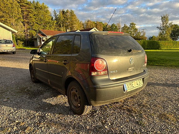 Volkswagen Polo 2 of 9