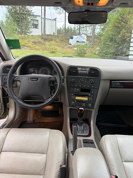 Volvo V40 7 of 11