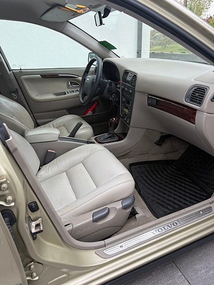 Volvo V40 8 of 11