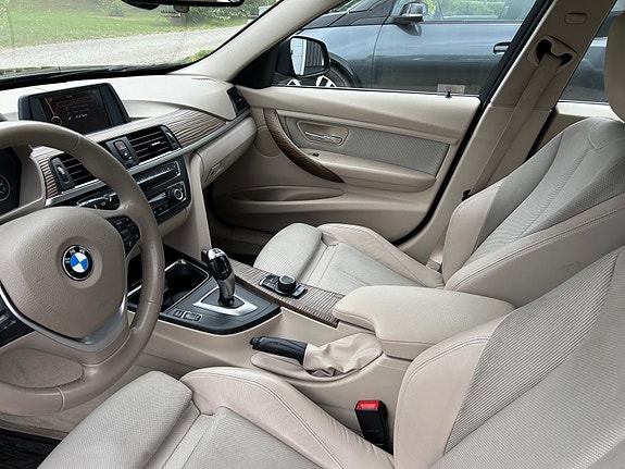 BMW 320d 4 of 6