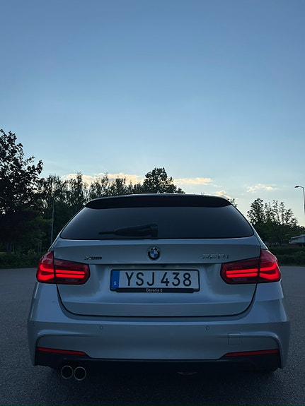 BMW 320i 22 of 22