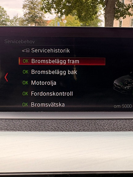 BMW 320i 19 of 22