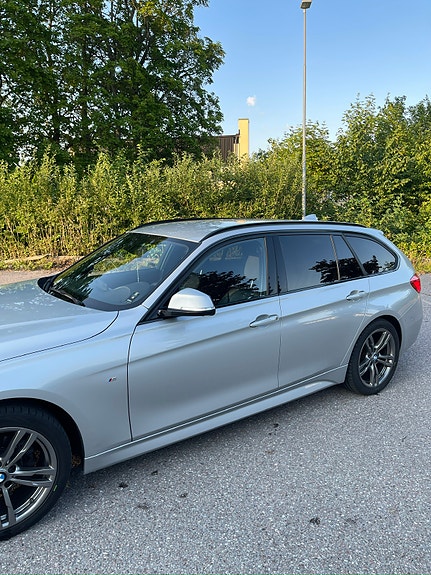 BMW 320i 5 of 22