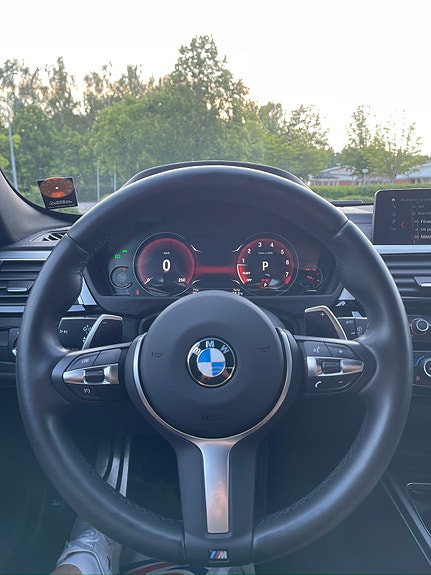 BMW 320i 11 of 22