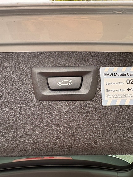BMW 320i 20 of 22