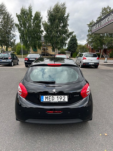 Peugeot 208 5 of 26