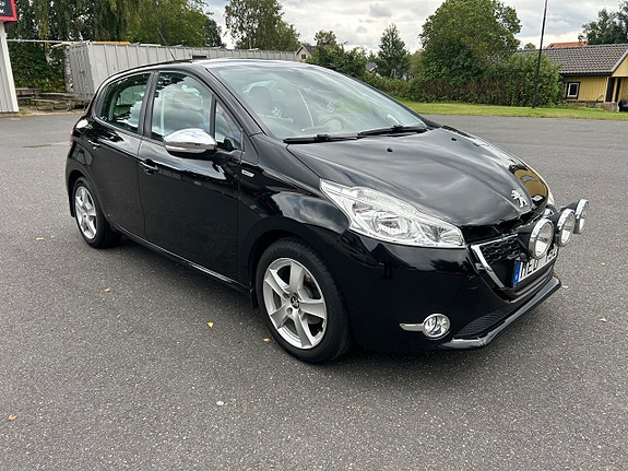 Peugeot 208 3 of 26